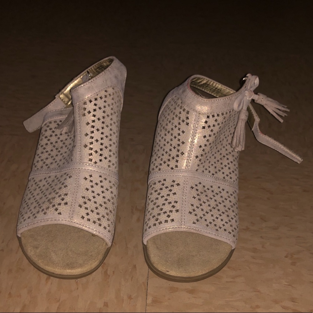 Dressy shoes